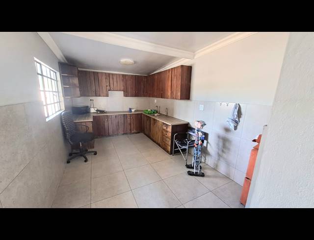 8,476M² OFFICE FOR SALE IN VEREENIGING INDUSTRIAL